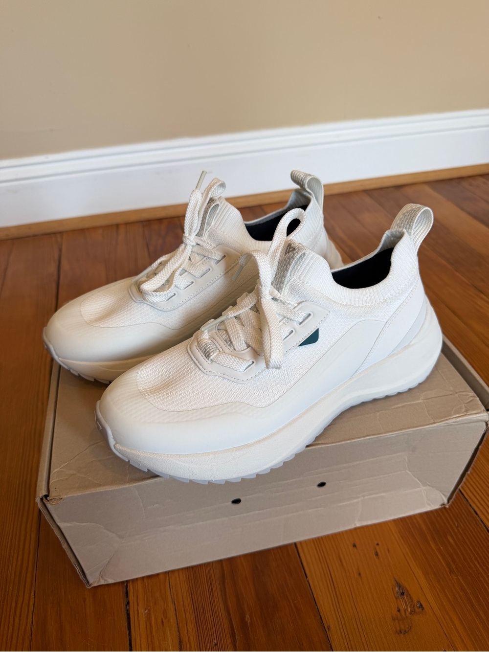 NWT Vessi Stormburst Lowtop Water Resistant Sneakers